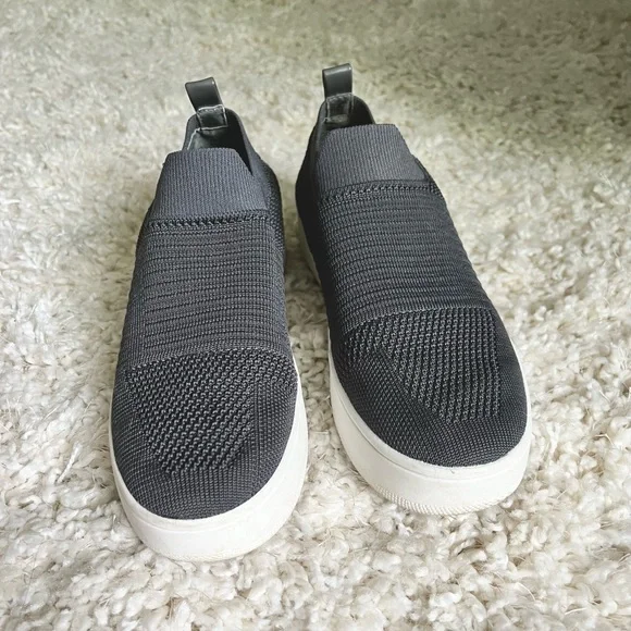 STEVE MADDEN Gray Beale Slip On Sneakers - Picture 7 of 8